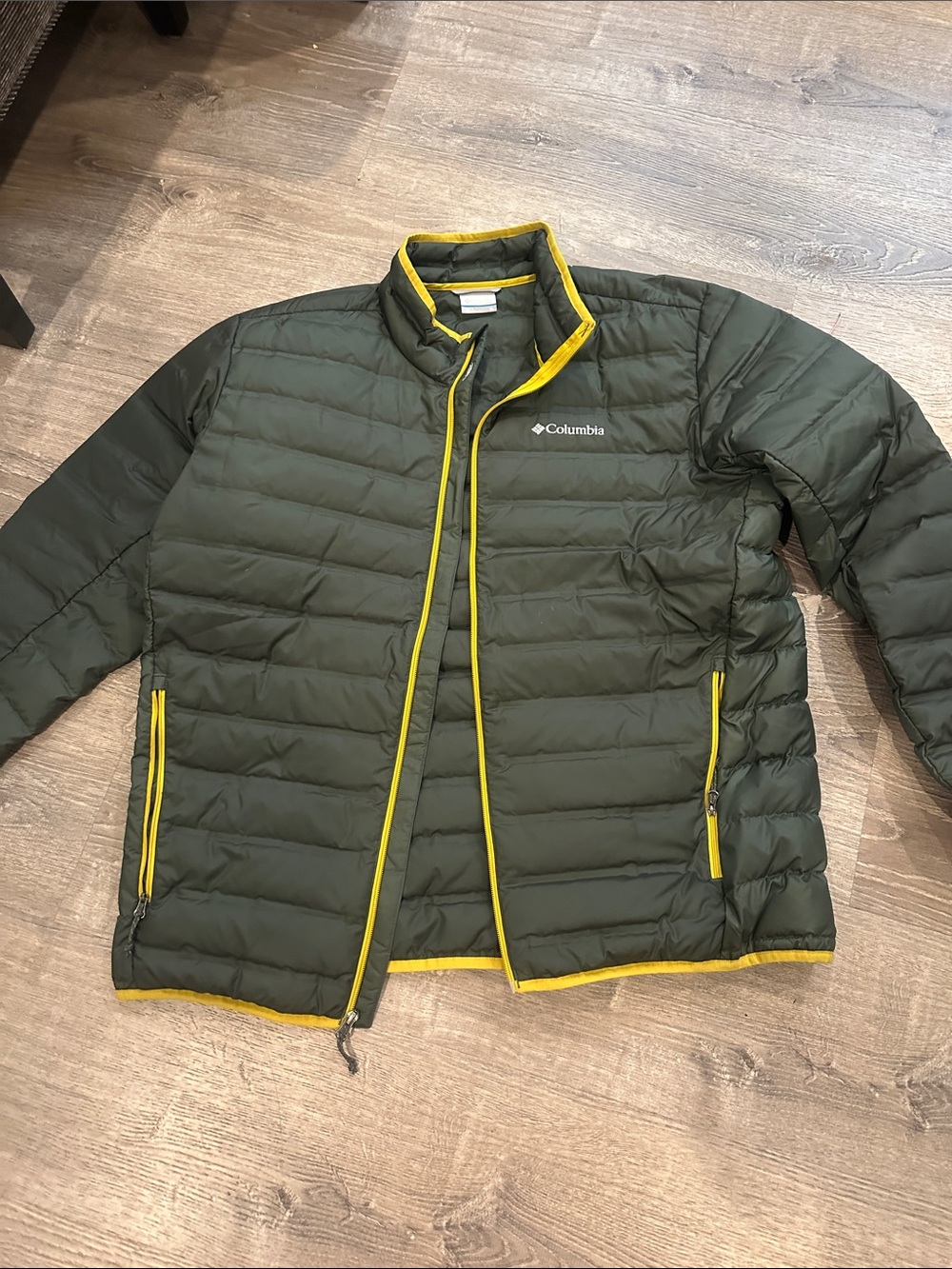 Columbia Olive Green lightweight Puffer Jacket with Yellow Trim
